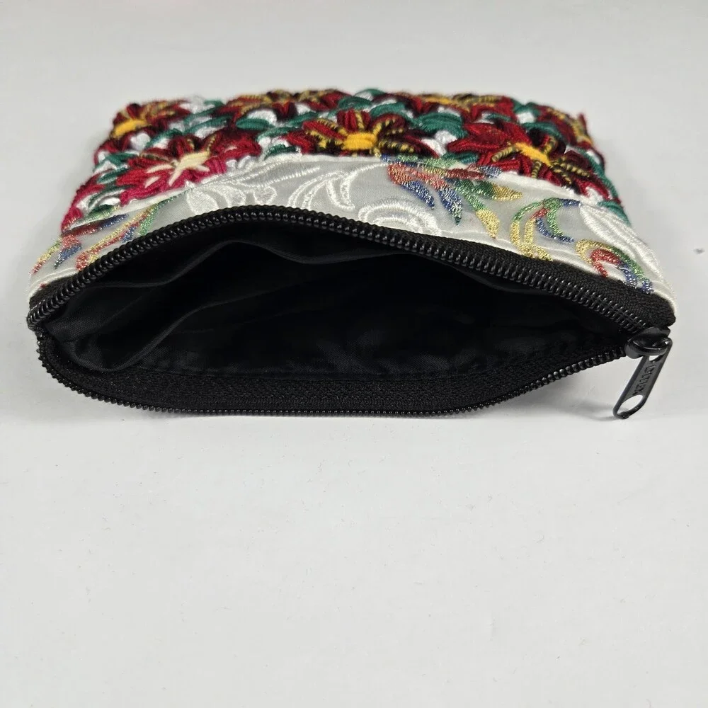 Hand Embroidered 6 X 5 Inches Coin Purse Mexican Art